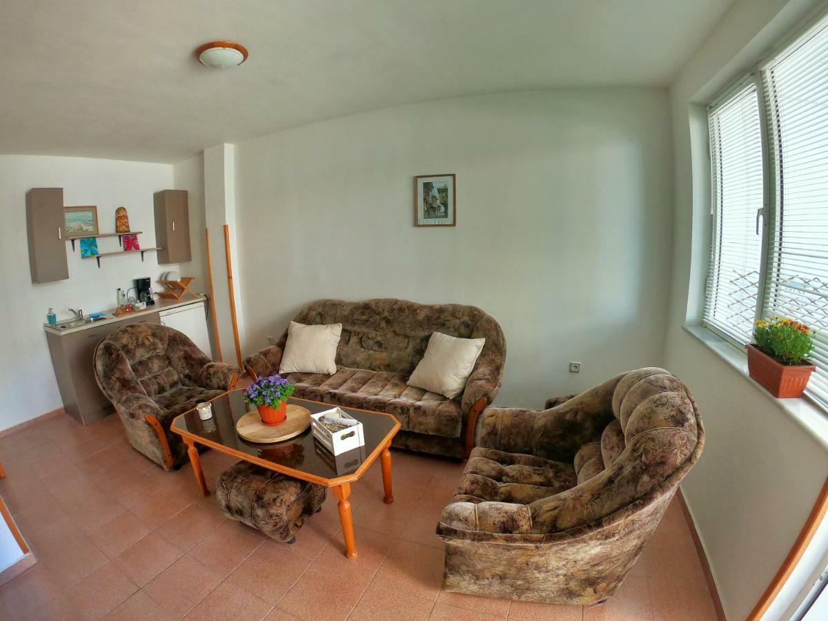 Apartment In St. Vlas With Terrace Sveti Vlas Extérieur photo
