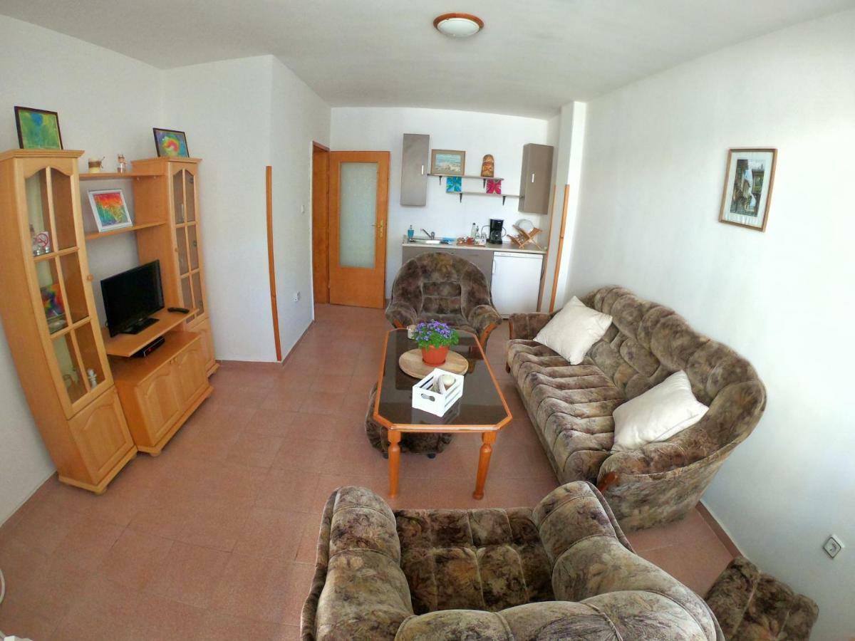 Apartment In St. Vlas With Terrace Sveti Vlas Extérieur photo