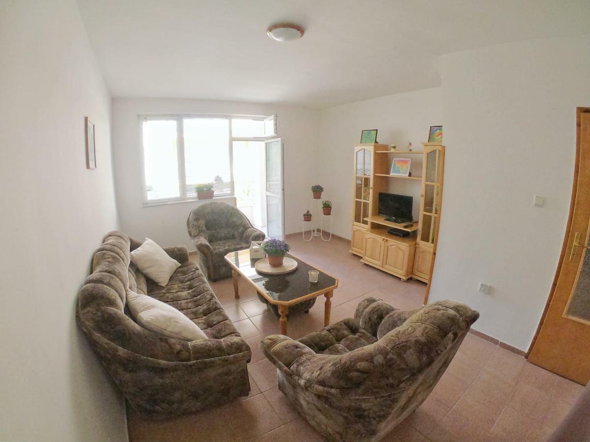 Apartment In St. Vlas With Terrace Sveti Vlas Extérieur photo