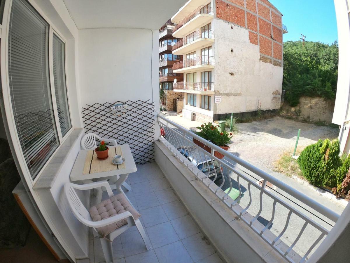 Apartment In St. Vlas With Terrace Sveti Vlas Extérieur photo
