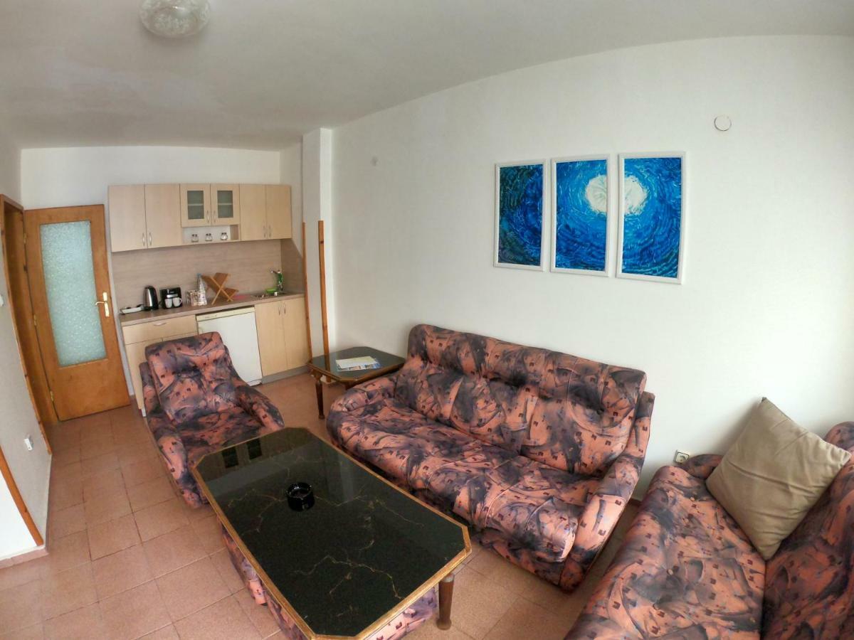 Apartment In St. Vlas With Terrace Sveti Vlas Extérieur photo